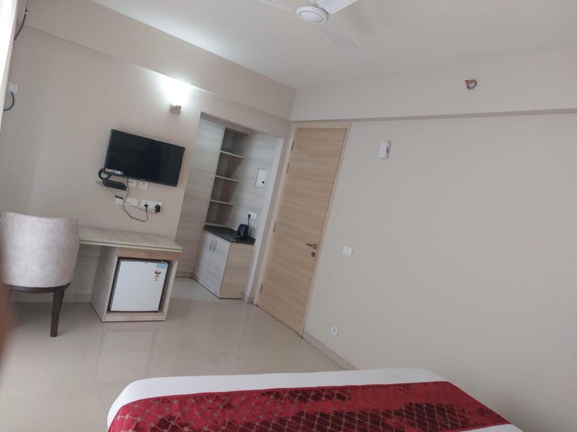 Dubey Homestay - 500 Meter From Temple Vrindavan Luaran gambar