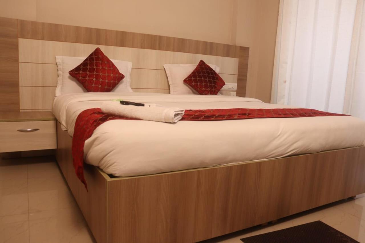 Dubey Homestay - 500 Meter From Temple Vrindavan Luaran gambar